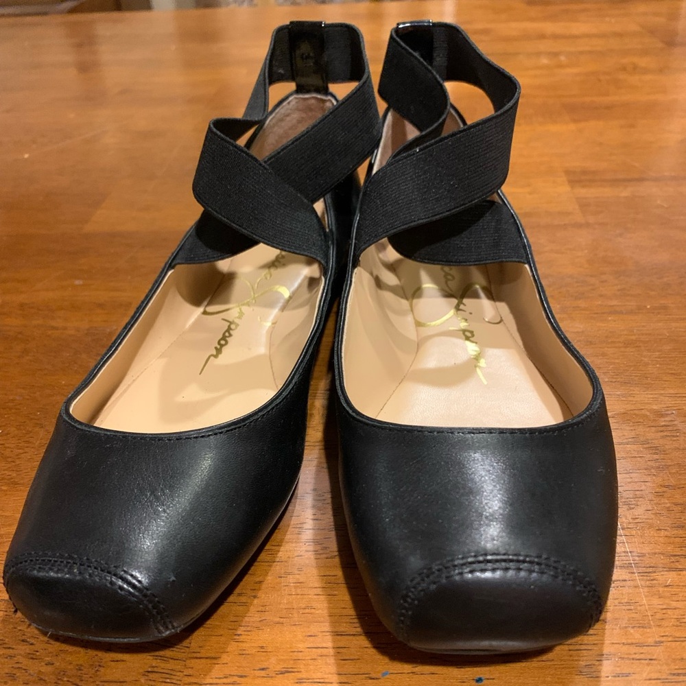 Super cute black ballerina flats! 🩰🖤
